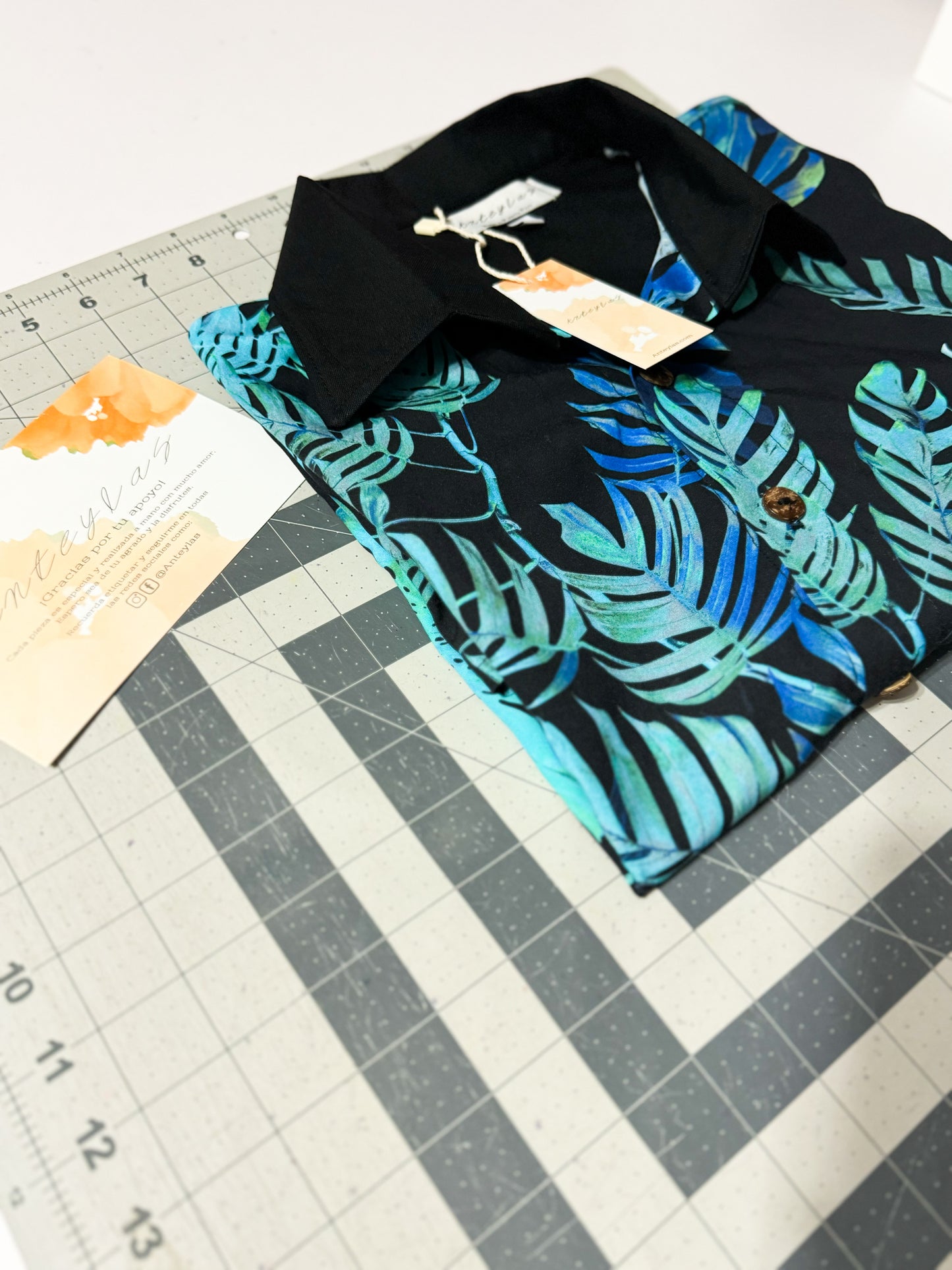 Custom made Men's Shirt/ Camisa de hombre personalizada